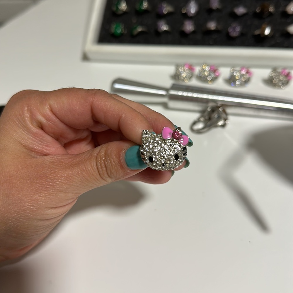 Adjustable hello kitty - Picture 3 of 5